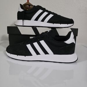 NWT Adidas Run 60s 2.0 Sneakers - Black/White - Men’s Size 9.5